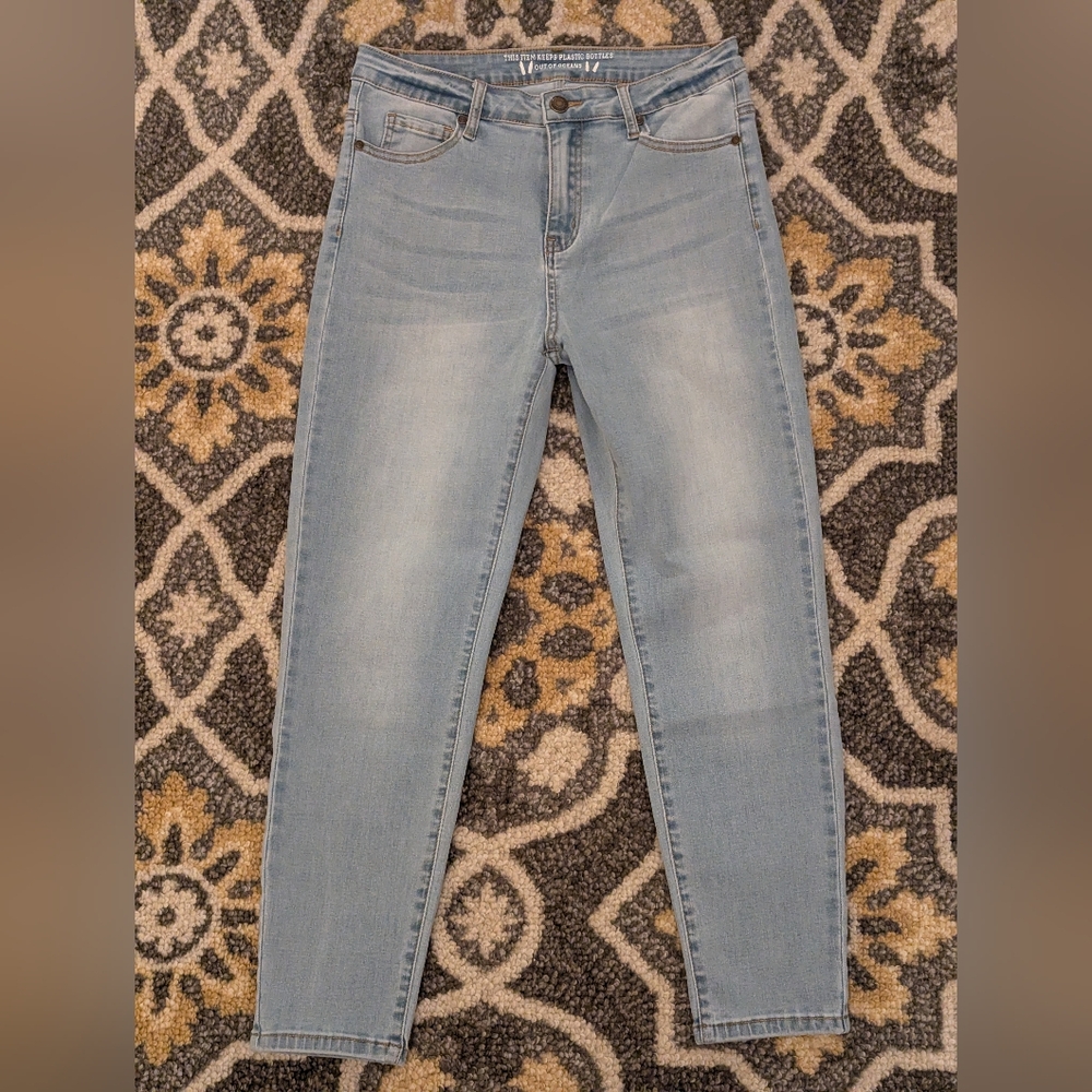 G&L Repurposed Crop Denim In Light Wash